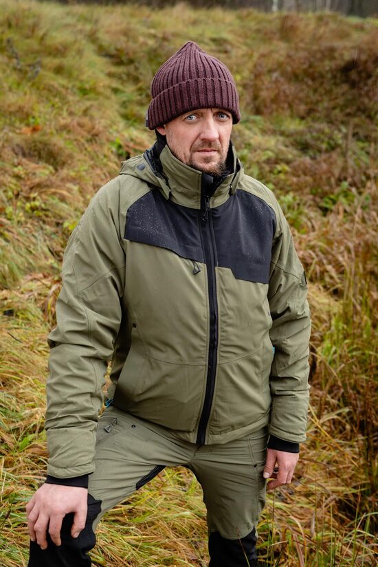 ZIEMAS JAKA | Tumši zaļa/melna